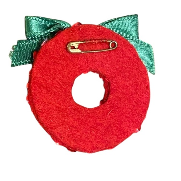 Vintage - 50 Years Old - Sequined Christmas Wreath Handmade Brooch - Picture 2 of 3